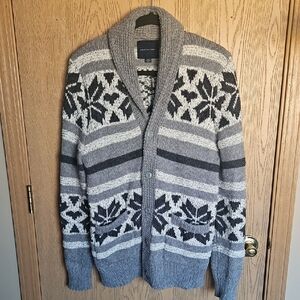 American Eqgle Gray and White Patterned Cardigan